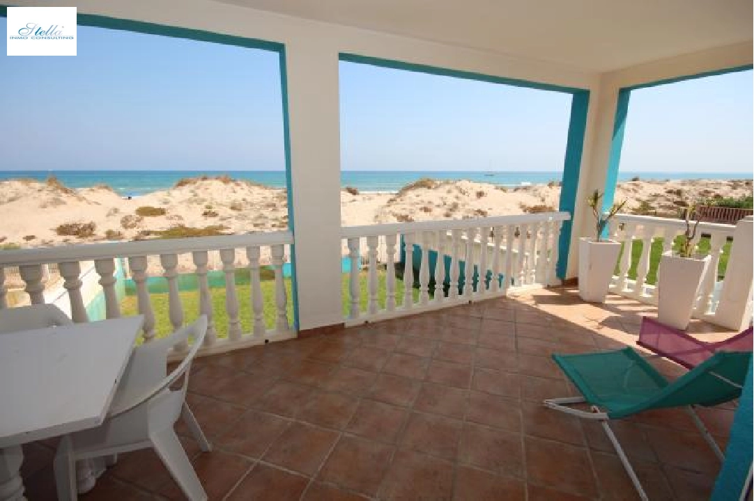 пляж дом in Oliva(Oliva) на продажу, жилая площадь 220 м², год постройки 1996, состояние аккуратный, + печь, aircondition, поверхности суши 430 м², 6 спальни, 2 ванная, pool, ref.: Lo-3416-2