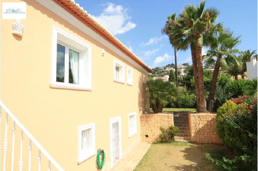 вилла in Moraira на продажу, жилая площадь 300 м², aircondition, поверхности суши 800 м², 4 спальни, 3 ванная, pool, ref.: CA-H-1299-AMB-12