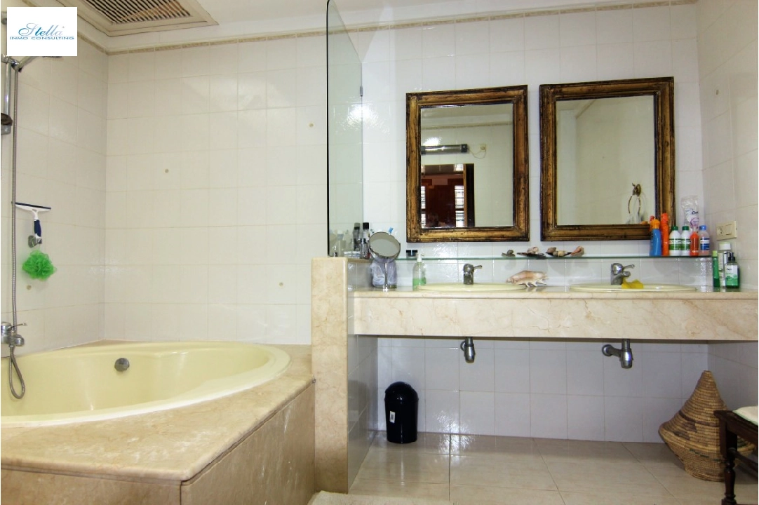 таунхаус in Sagra(Sagra) на продажу, жилая площадь 368 м², поверхности суши 450 м², 4 спальни, 3 ванная, ref.: BP-6103SAG-8