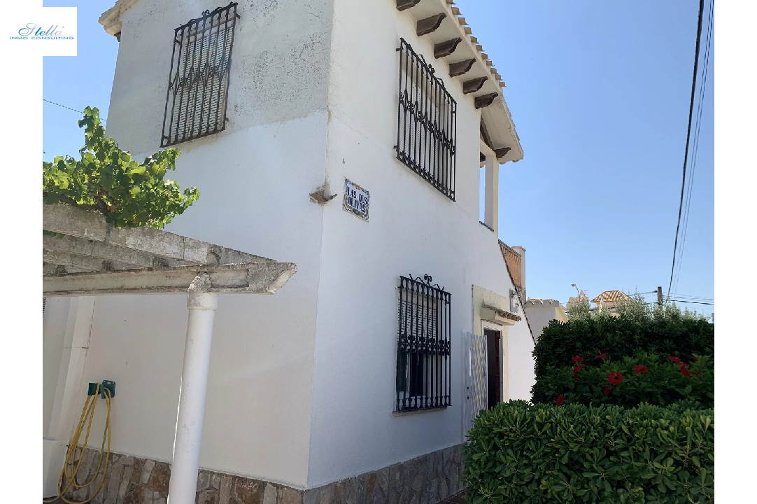 вилла in Denia на продажу, жилая площадь 137 м², год постройки 1980, поверхности суши 571 м², 3 спальни, 3 ванная, ref.: SBR-1922-23