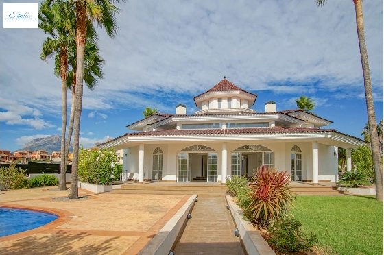 villa-in-Alfaz-del-Pi-Arabi-for-sale-BP-7030ALF-1.webp