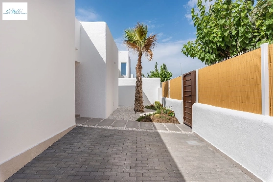 villa-in-Los-Alcazares-for-sale-HA-LAN-431-E01-2.webp